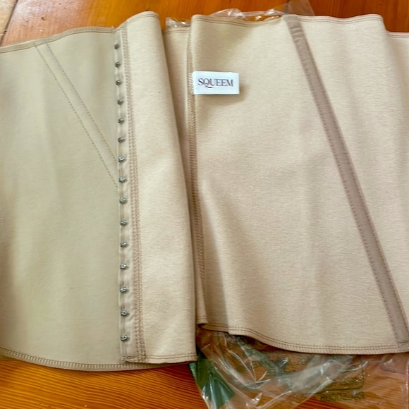 Tan Waist trainer - Picture 2 of 3